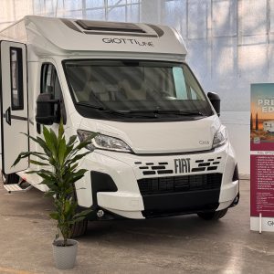 Camper Semintegrale Giottiline Compact cx66