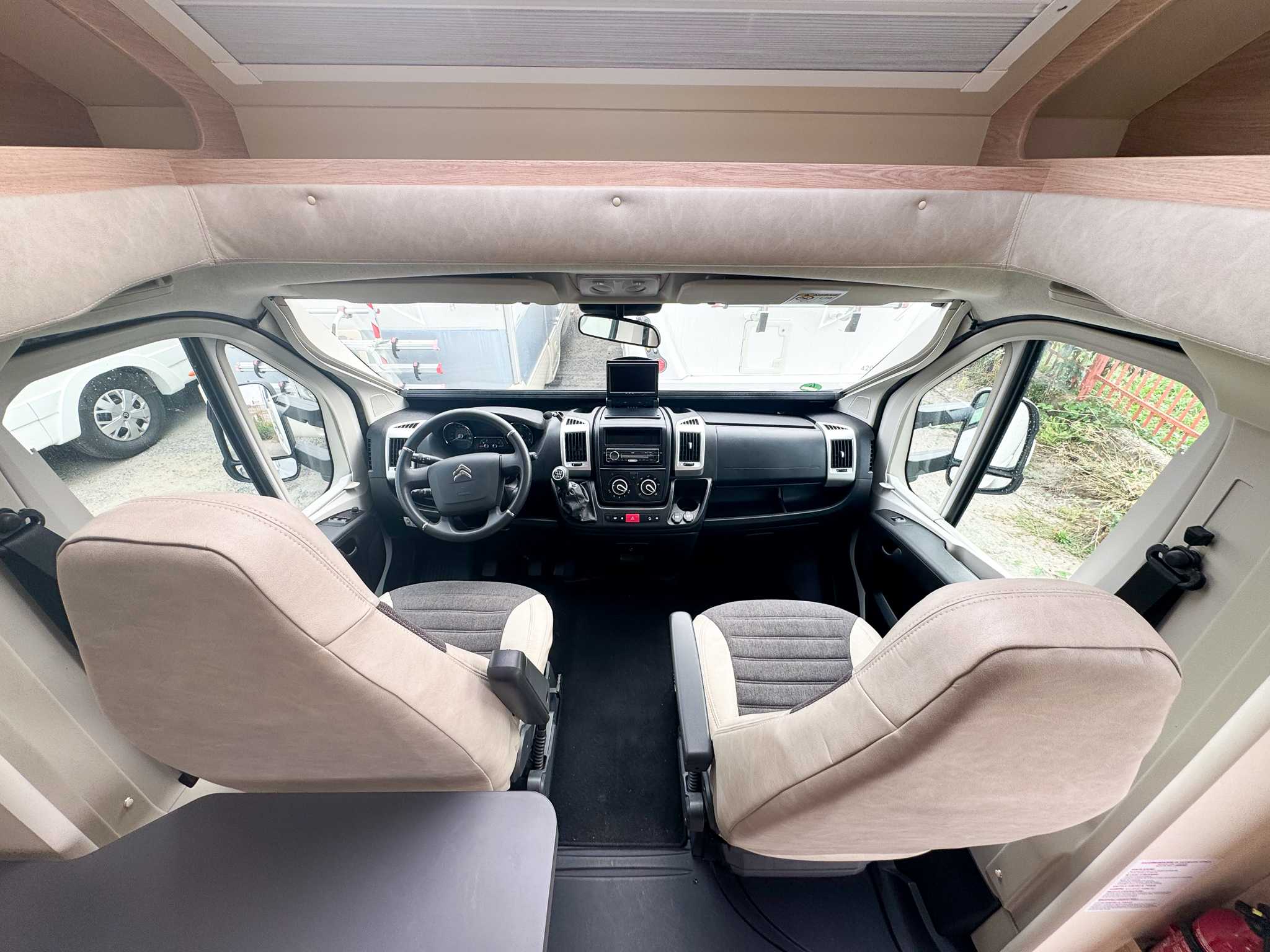 Camper Semi-integrale GIOTTILINE SIENA 330 - immagine 14