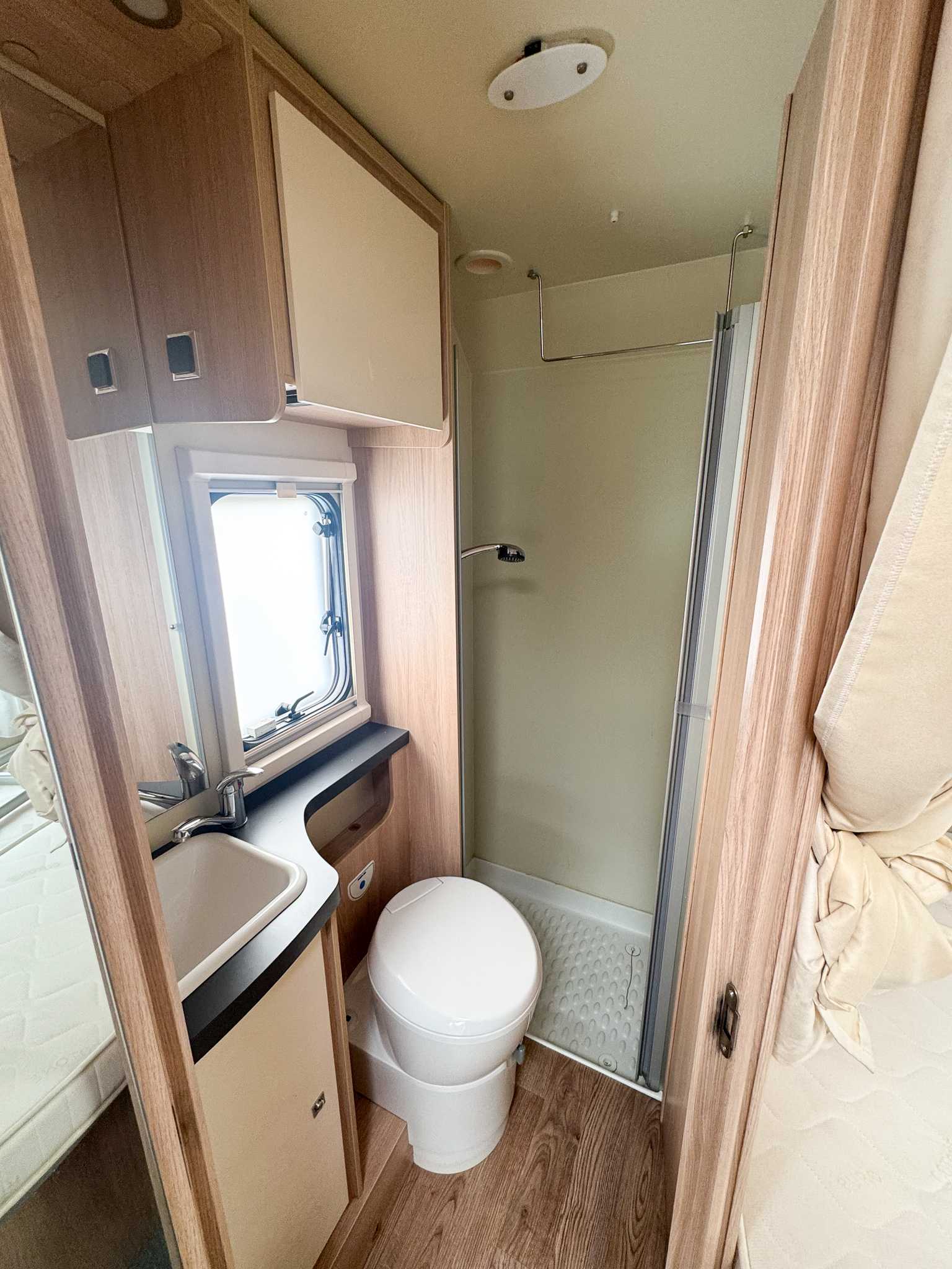 Camper Semi-integrale GIOTTILINE SIENA 330 - immagine 16