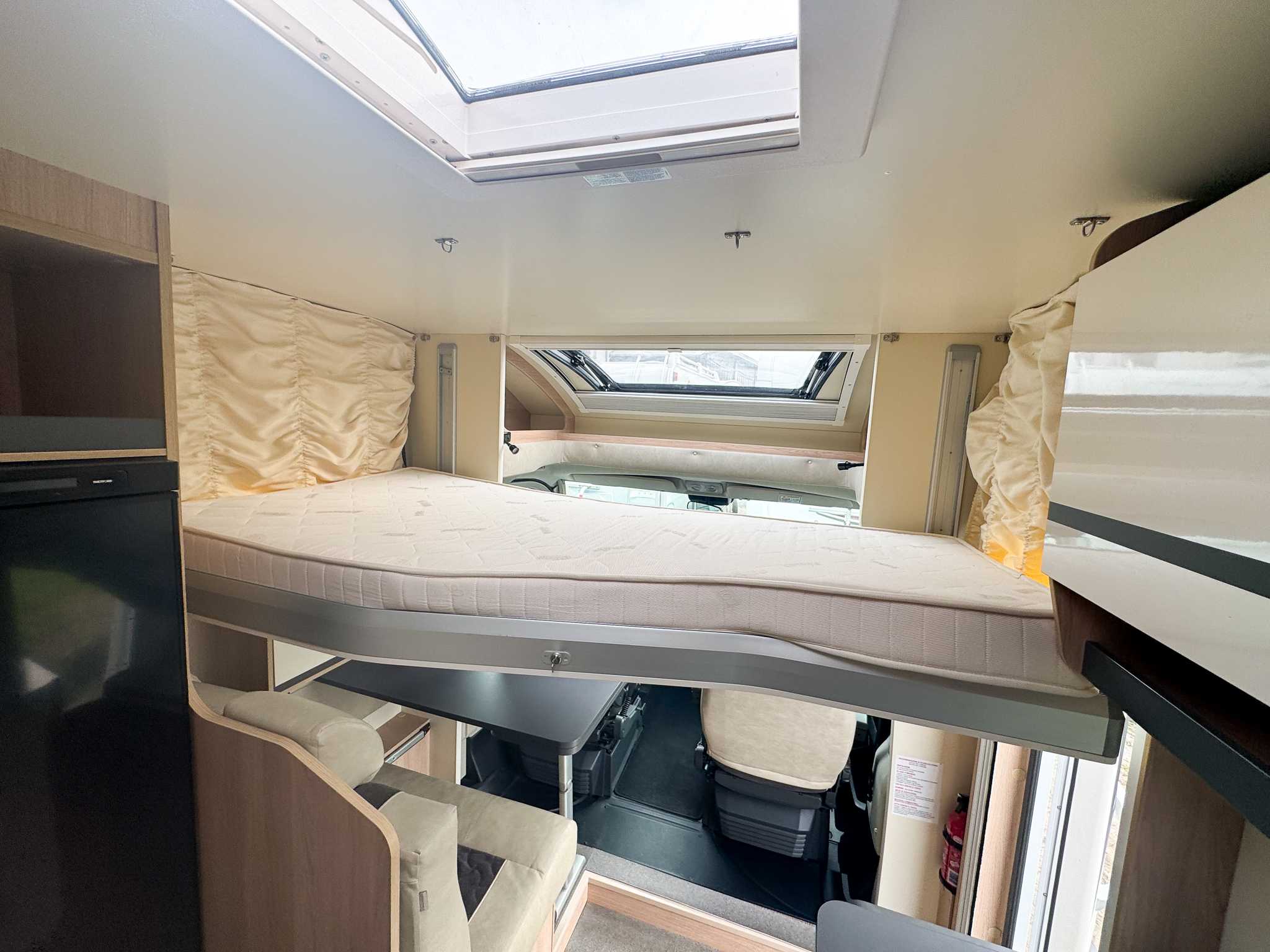 Camper Semi-integrale GIOTTILINE SIENA 330 - immagine 17