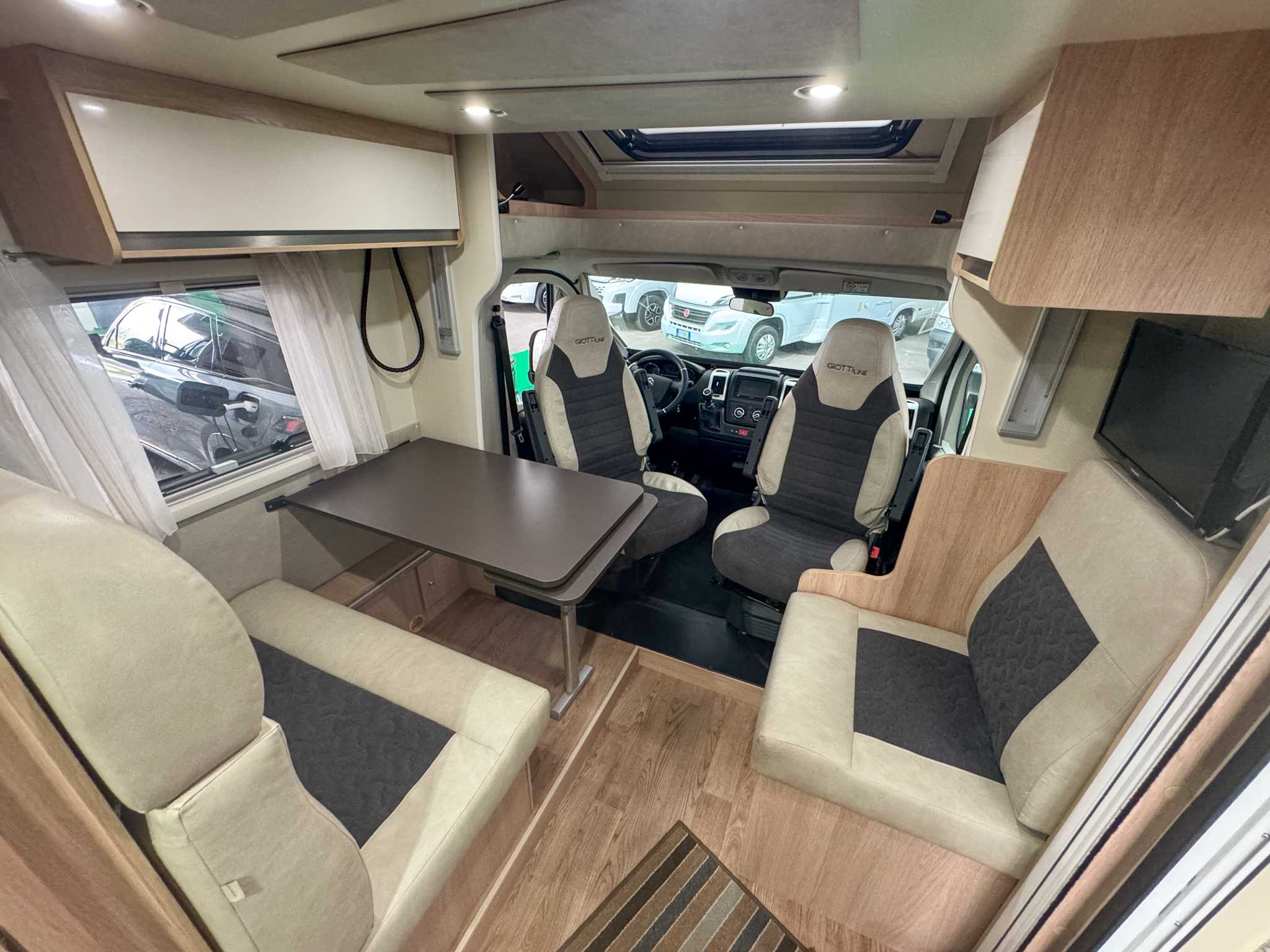 Camper Semi-integrale GIOTTILINE SIENA 385 - immagine 10