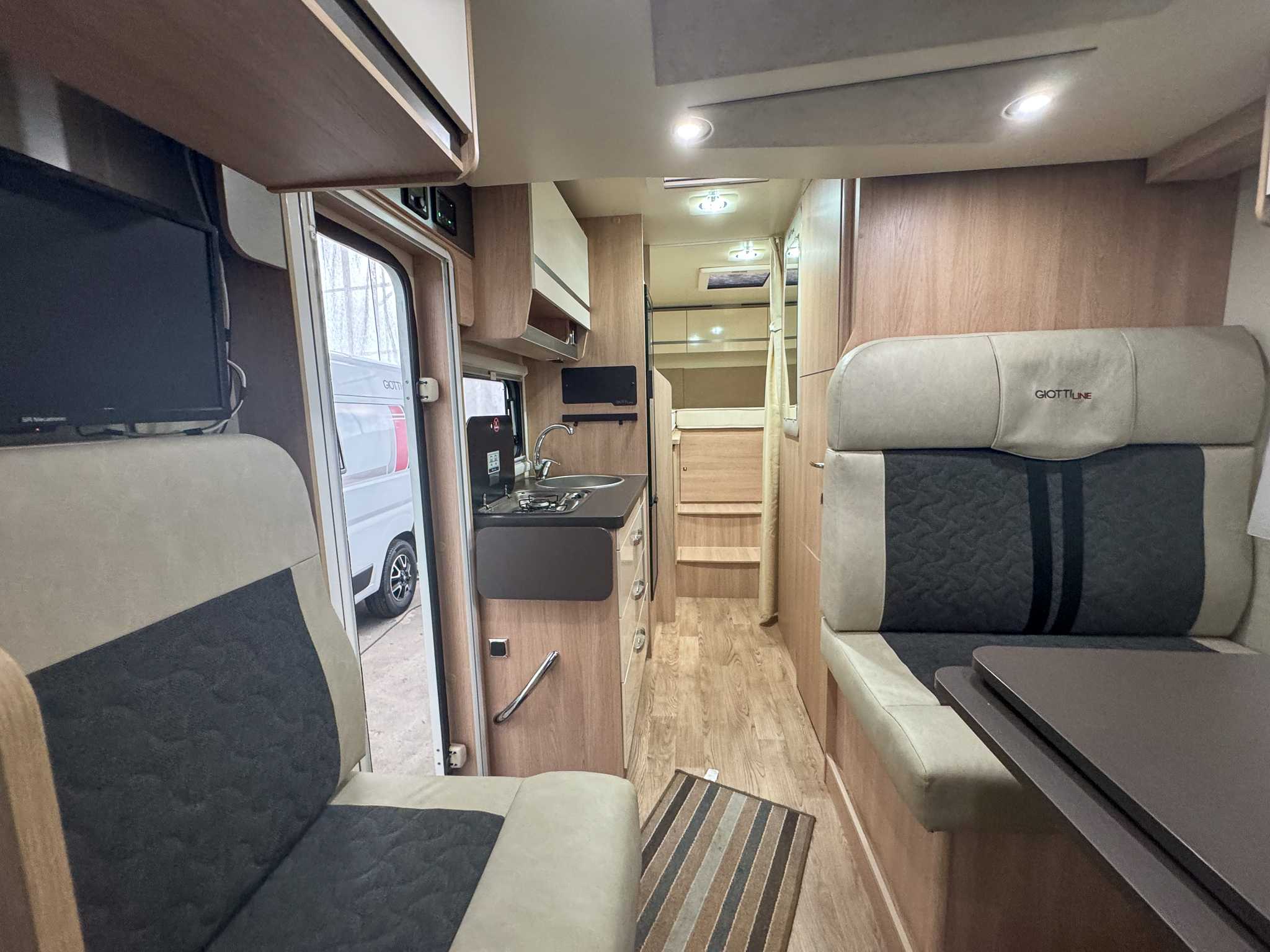 Camper Semi-integrale GIOTTILINE SIENA 385 - immagine 8