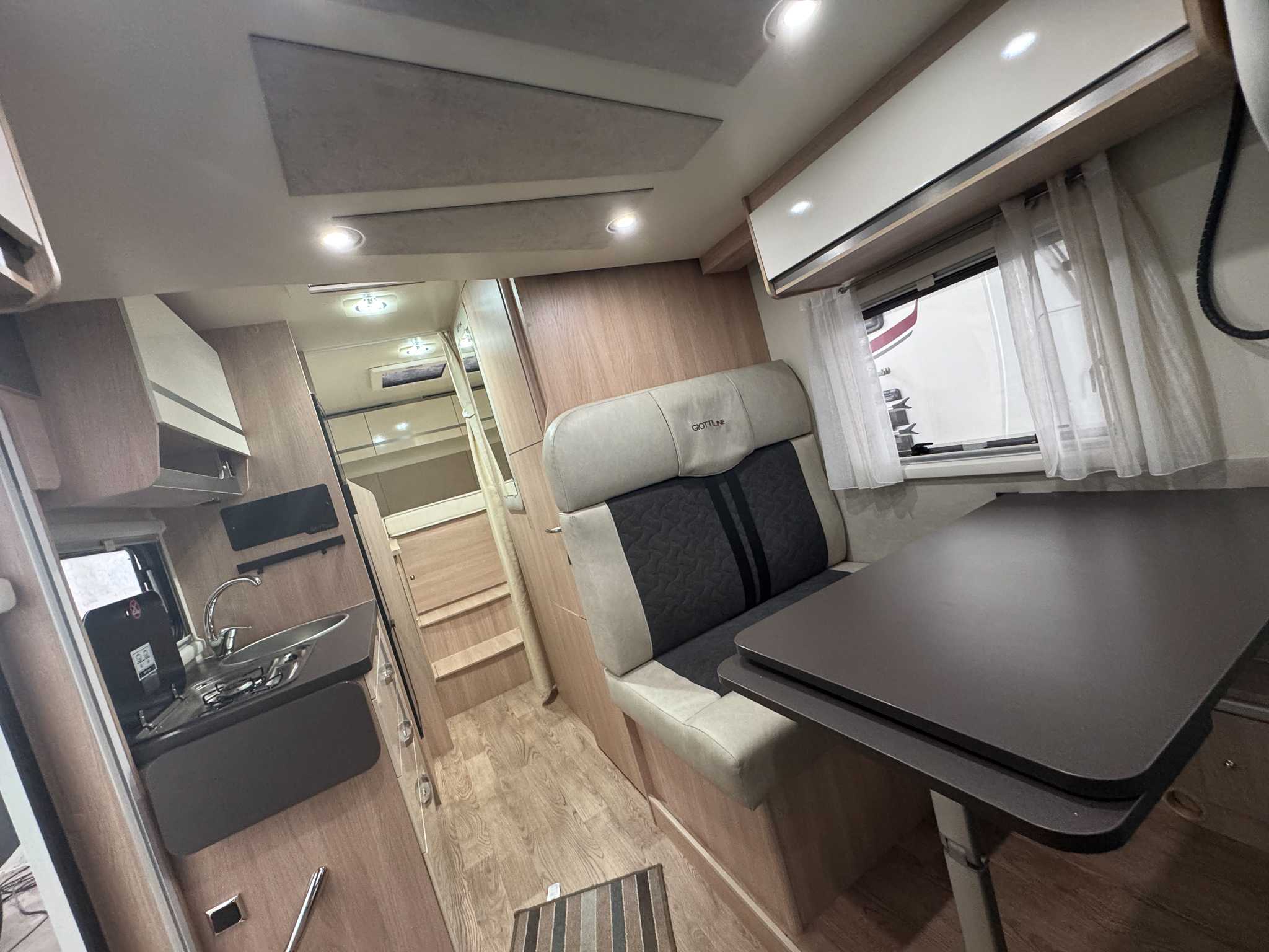 Camper Semi-integrale GIOTTILINE SIENA 385 - immagine 7